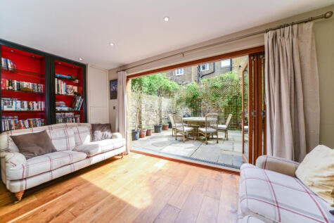 Halford Road, London, SW6