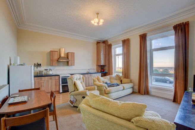 2 bed Ground Flat for sale Image 6
