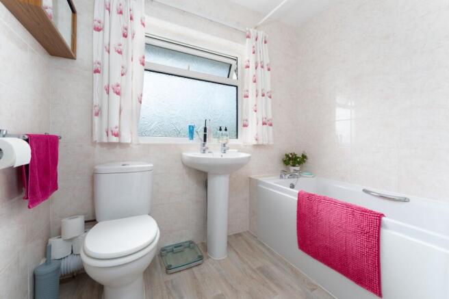 3 bed Semi-Detached for sale Image 8