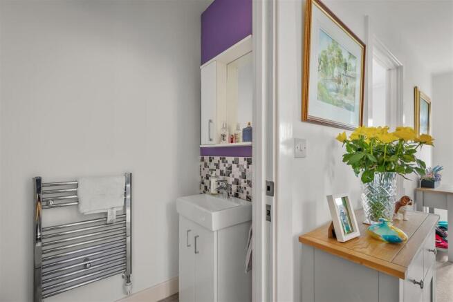 4 bed Detached for sale Image 7