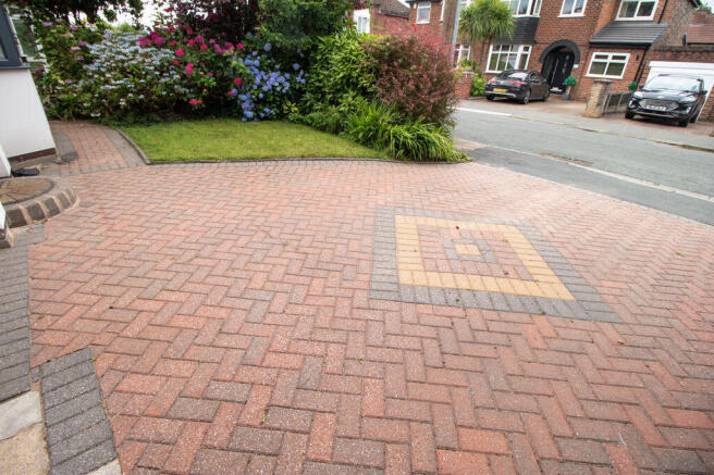 Front Garden/Driveway