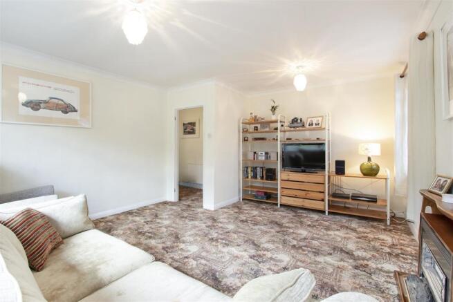 Living Room3.jpg