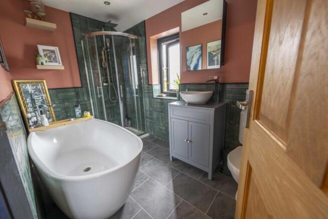 3 bed Semi-Detached for sale Image 8