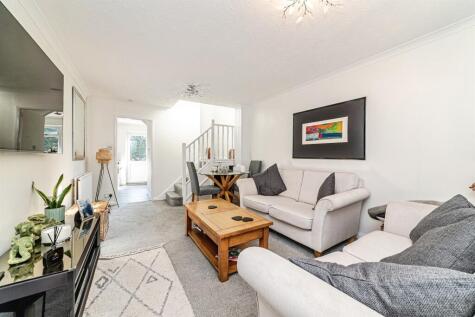 Weyhill Close, Tadley