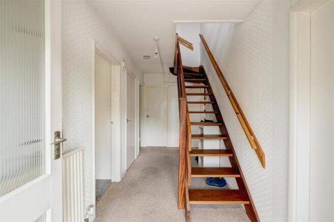 Hallway 1.jpg