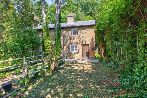 97 Brighton Road, Godalming, GU7 1PW