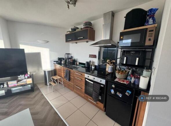 2 bed Flat to rent Image 5