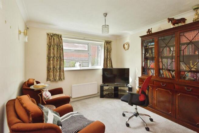 Brendon Court, Furzton, Milton Keynes photo 4