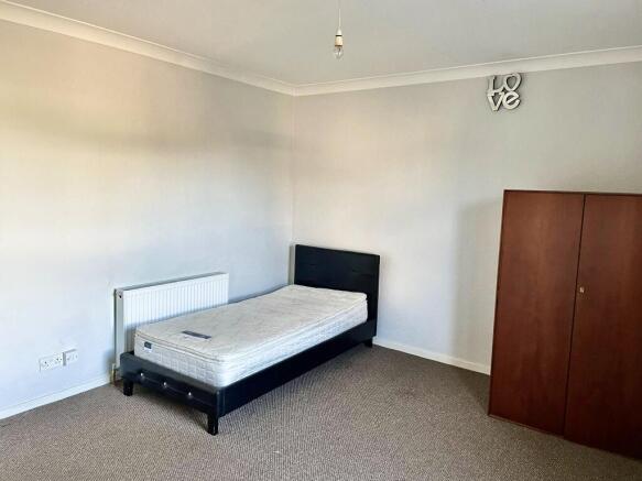 1 bed Terraced to rent Image 4