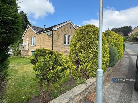 4 bed Bungalow to rent Image 4