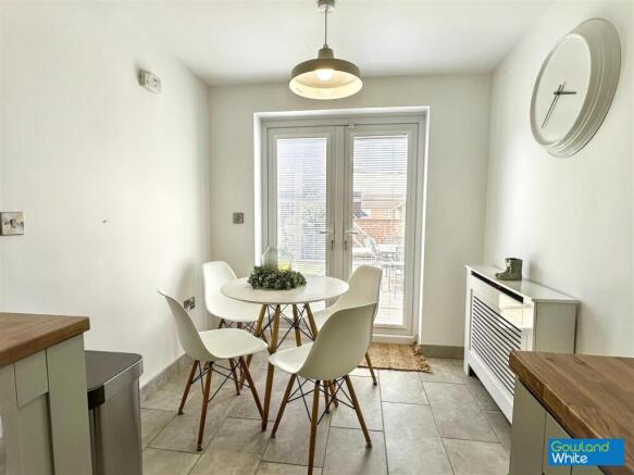 4 bed Detached for sale Image 7