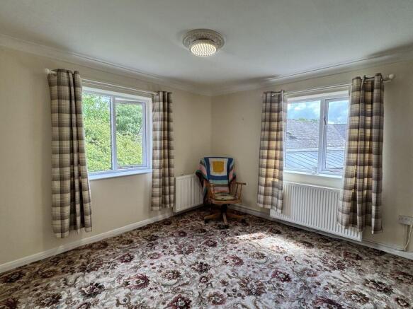 2 bed Flat for sale Image 4