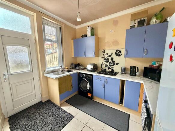 3 bed Terraced for sale Image 4