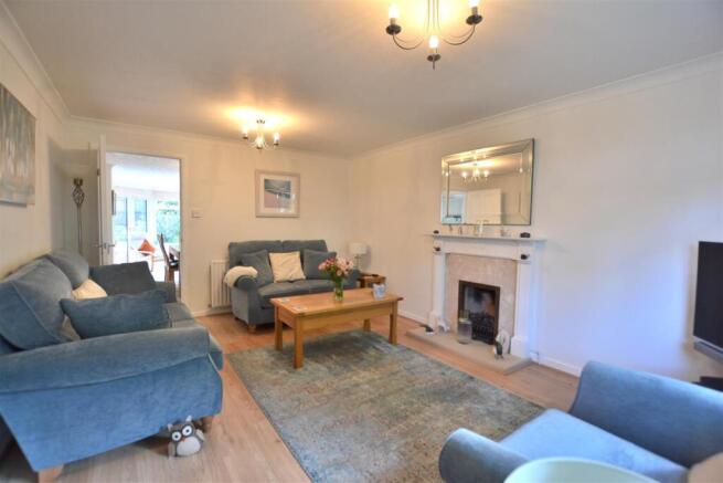 Sitting Room 1.JPG