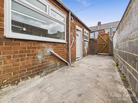 Albert Street, Chilton, Ferryhill, Durham, DL17 photo 4