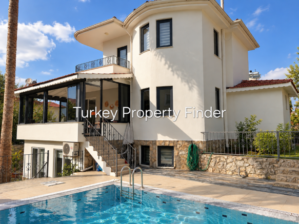 Triplex Villa