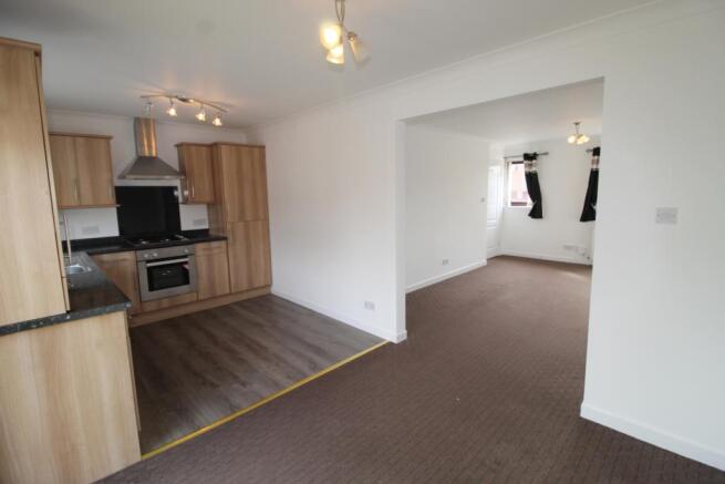 Lounge/dining/kitchen