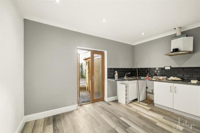 Kitchen/Dining Room