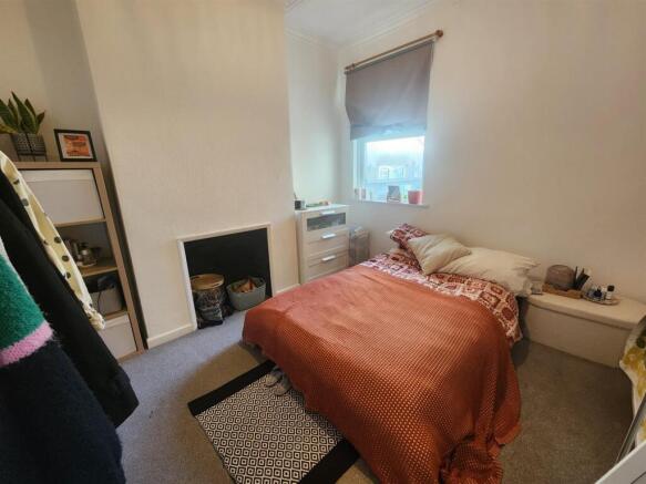 Bedroom 6.jpg