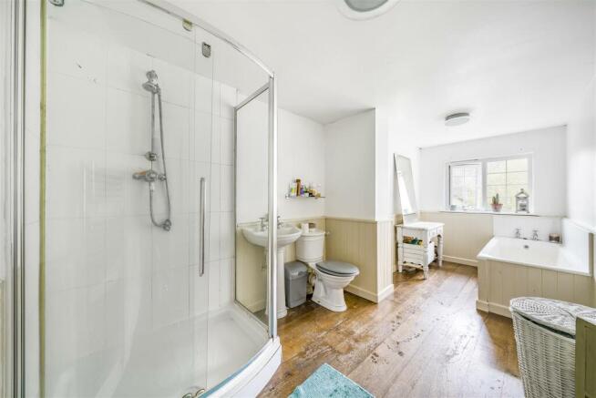 Bathroom.jpg