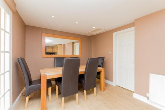 KITCHEN / DINER