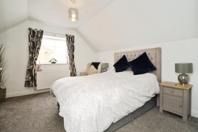 3 bed Detached Bungalow for sale Image 10