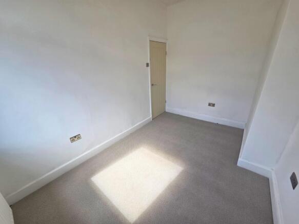3 bed Terraced for sale Image 11
