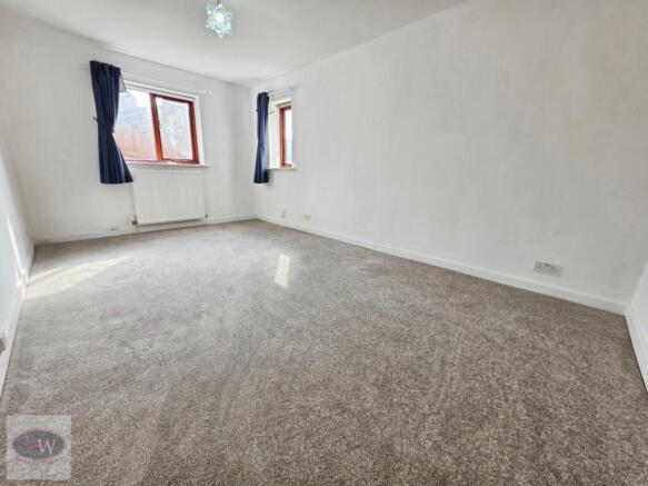2 bed Ground Flat for sale Image 8