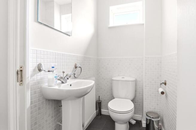 4 bed Detached for sale Image 9