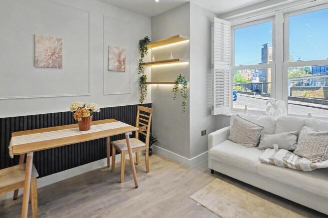 Flat B 34 Ellingham Road, Shepherds Bush, London W12 9PR