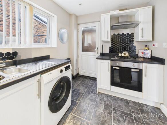 2 bed Semi-Detached for sale Image 4