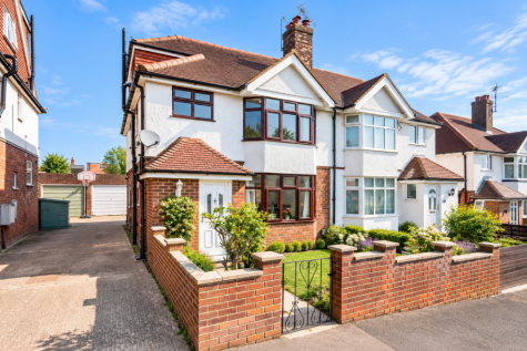 Byrefield Road, Guildford, GU2