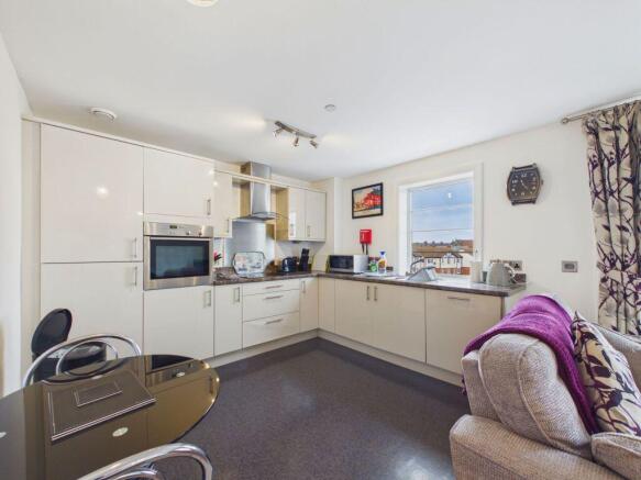 2 bed Apartment for sale Image 7