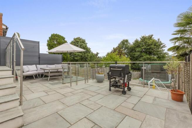 Landscaped Garden - Lifestyle-driven outdoor space