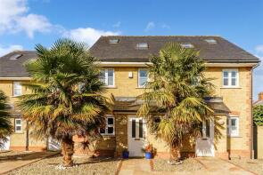 4, St James Close, Epsom KT18 5EB