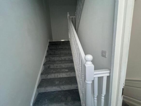 3 bed Maisonette to rent Image 12
