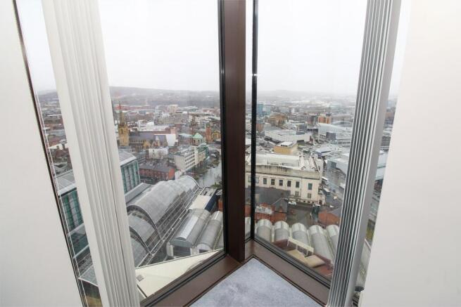 2 bed Apartment to rent Image 8