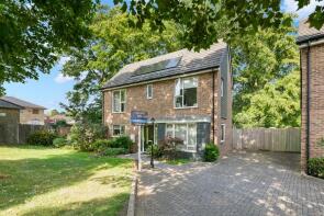 8, Overlord Close, Uxbridge UB10 0TU
