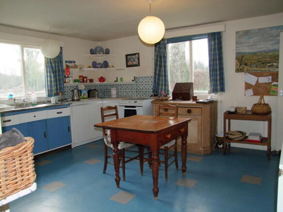 kitchen/breakfast...