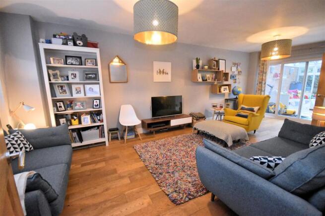 Sitting room 1.jpg