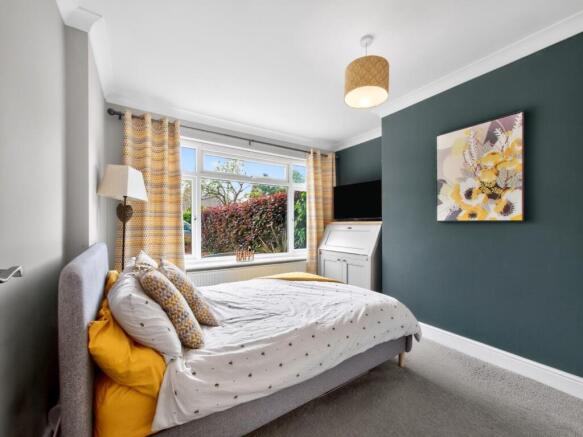 4 bed Semi-Detached Bungalow for sale Image 6