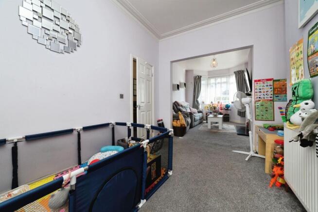 3 bed Terraced for sale Image 10