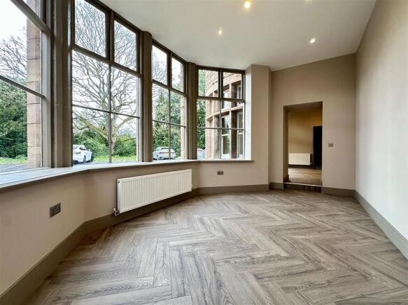 2 bed Apartment to rent Image 10