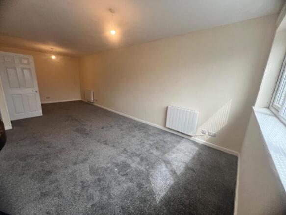 2 bed Flat to rent Image 9