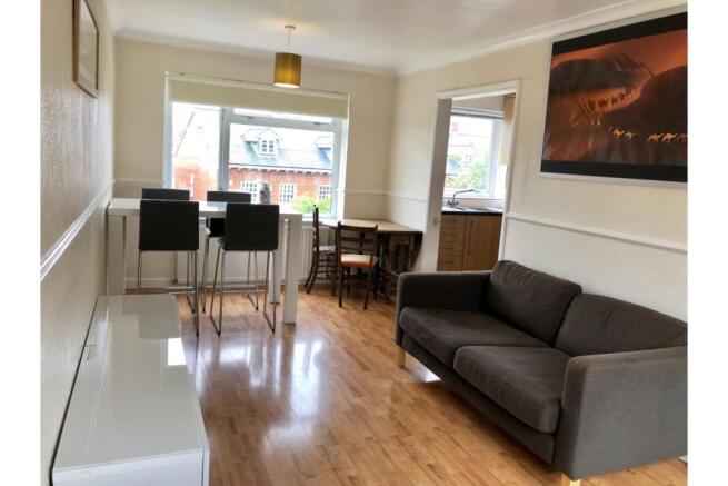 Lounge/Dining Room