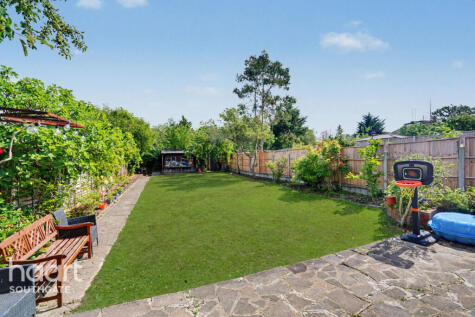 Tintern Gardens, London