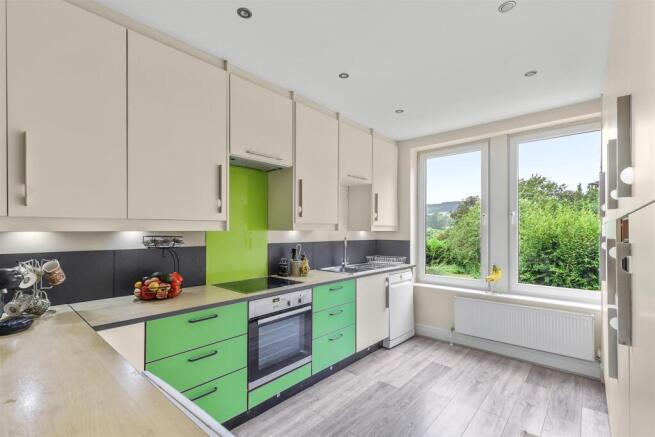 2 bed Apartment for sale Image 8