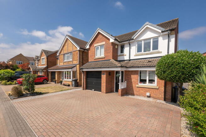 4 bed Detached for sale Image 9