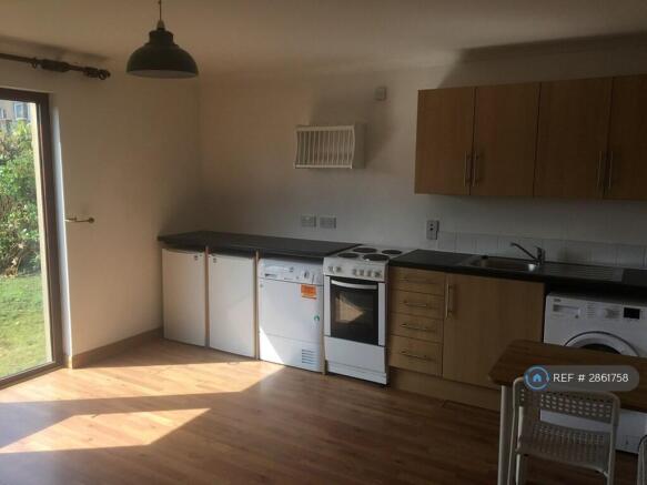 Modern Kitchen With Fullsize Fridge & Freezer