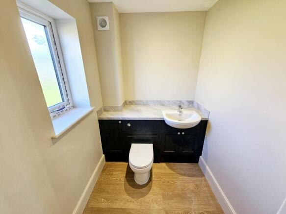 3 bed House for sale Image 5